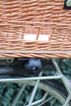 Корзина для велосипеда Marcus Hundefahrradkorb XL для багажника з лози з металевою сіткою та подушкою. Корзина для покупок, для котів та собак.