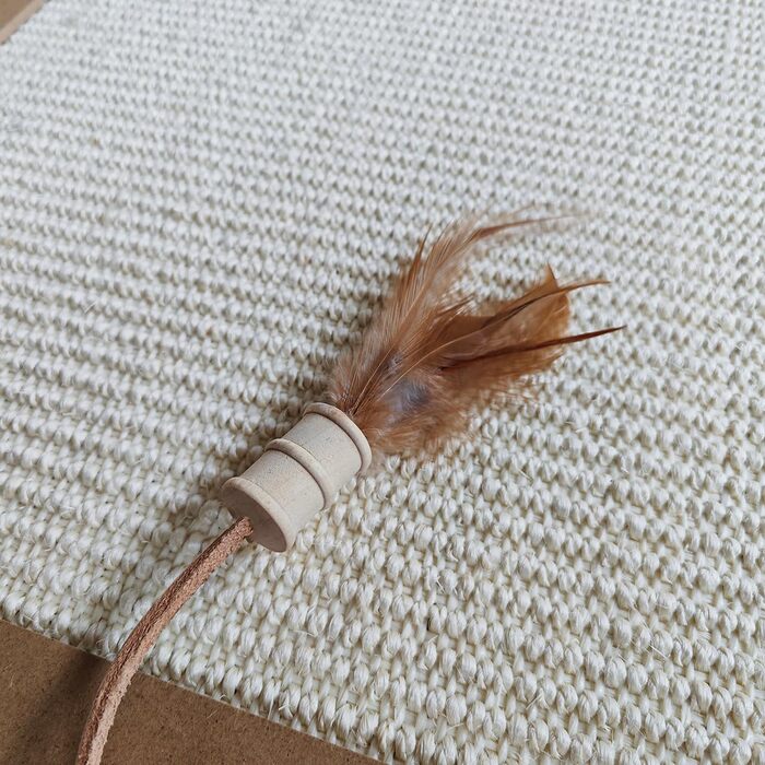 Котячий кігтетоп Planky XXL - великий килимок для дряпання котів з дерева, 70x35 см, 80x40x2 см