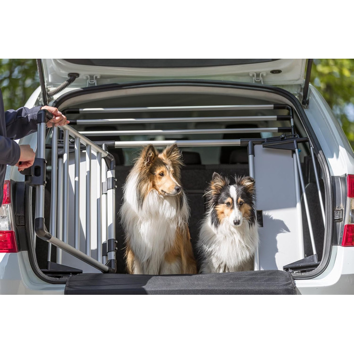 Розширювач висоти для універсальної сітки TRIXIE 13201 - для високих багажників, таких як у мінівенів та позашляховиків. Регульований кут нахилу, алюміній та пластик. Розміри: 92 × 27 × 4 см. Сумісний з 13202