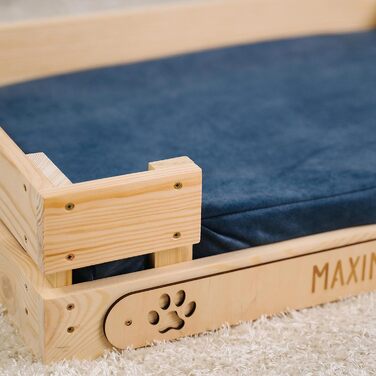 Персоналізоване ліжко для котів LAUBLUST з іменем - гравіювання лапок та імені - диван-ліжко для великих та маленьких котів | Диван-софа для кота - лежанка-платформа з дерева з подушкою | приблизно 60x40x15 см, коричневий (з блакитною подушкою)