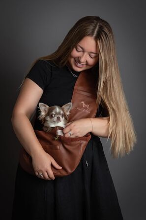 Сумочка для собак Noah & Paw для маленьких собак до 5 кг, з регульованим плечовим ременем та м'яким хутром, 3 системи безпеки, переноска для тварин з веганської шкіри (колір коричневий, розмір L 38 x 15 x 14 см)