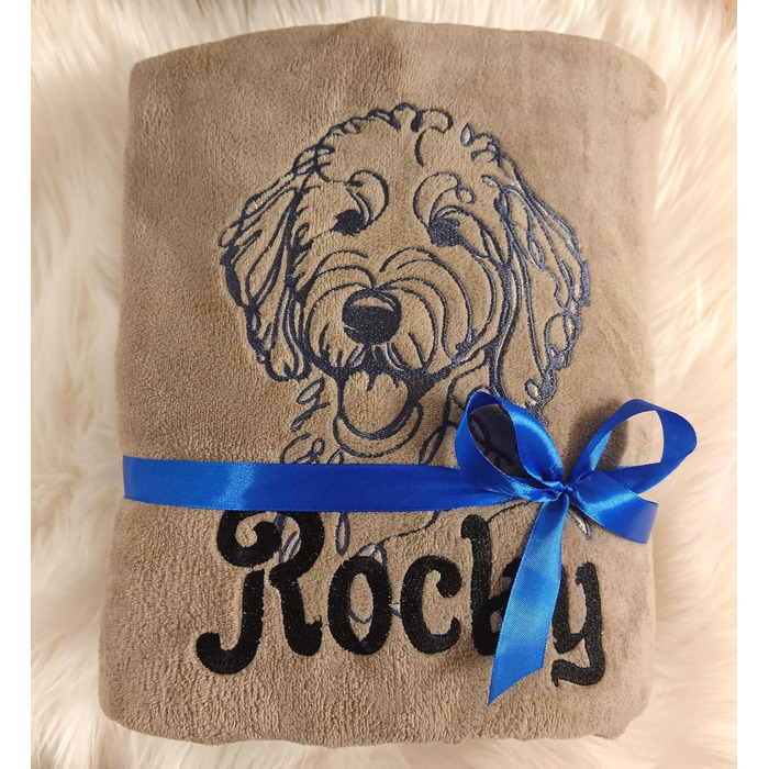 Персоналізована ковдра для собак з вишивкою породи та імені. М'яка ковдра для цуценят та дорослих собак. Підходить для дому, машини та дивану. Розмір 130x170 см, пральна. Бежевий колір.