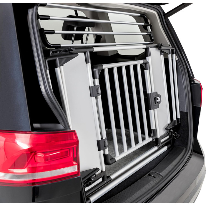 Розширювач висоти для універсальної сітки TRIXIE 13201 - для високих багажників, таких як у мінівенів та позашляховиків. Регульований кут нахилу, алюміній та пластик. Розміри: 92 × 27 × 4 см. Сумісний з 13202