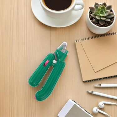 Триммер для нігтів домашніх тварин BESPORTBLE з неслизькою ручкою та світлом для котів, цуценят та дрібних тварин. Портативний, для використання в приміщенні та на вулиці. Безпечне зрізання та стрижка.