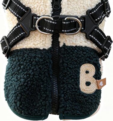 Тепла жилетка для собак з флісовою підкладкою, з отвором для шлейки. Ідеально для прогулянок та активного відпочинку. Підходить для маленьких та середніх собак. Колір: зелено-білий