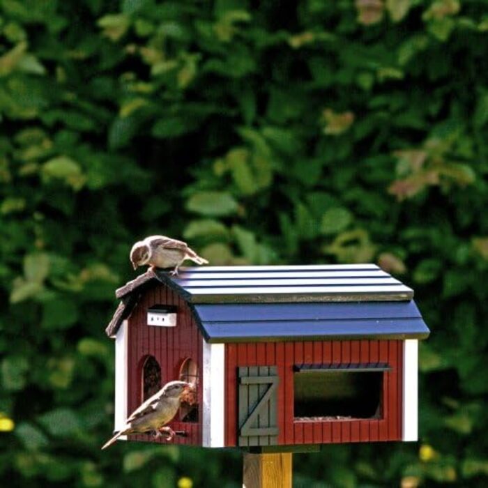Годівниця для птахів Wildlife Garden, червона дерев'яна, садова декорація