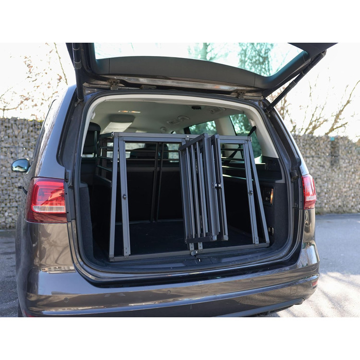 Транспортна переноска для собак Kerbl Vacation, алюміній, 77x55x50 см, з антиковзним килимком, легке очищення