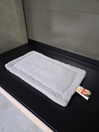 Кігтеточка Flamingo Enes – сіра, середнього розміру (90 см), компактна кігтеточка та місце для відпочинку для котів! ENES GRAU M 42x42x90CM