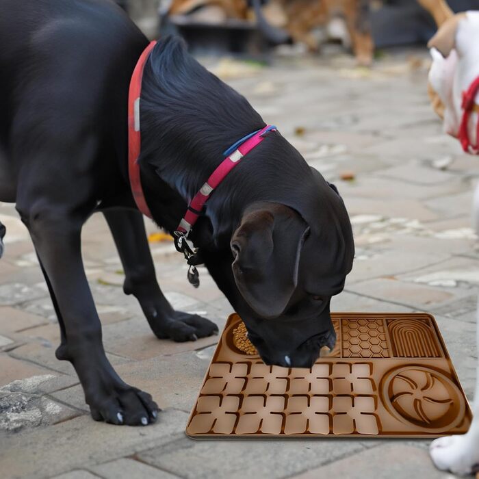 Килимок для годування собак та котів Slow Feeder з силікону, коричневий