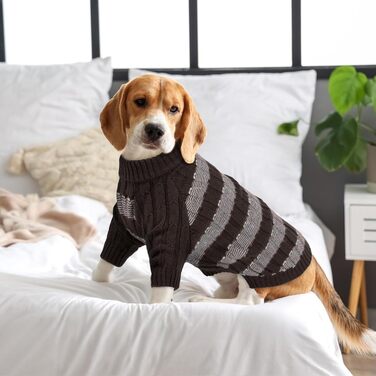 Теплий в'язаний пуловер для собак маленьких порід з отвором для повідка - коричневий, для Ши-тцу, Мопса, з пітонами
