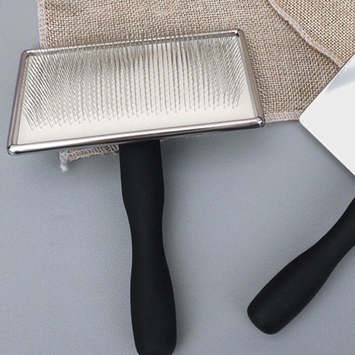 Щітка для собак та котів: видаляє підшерсток, масажна, з металевими щетинками