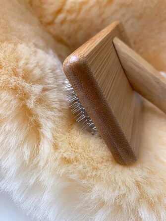 Щітка для видалення ворсу Kaiser 99010 з бамбукової ручки