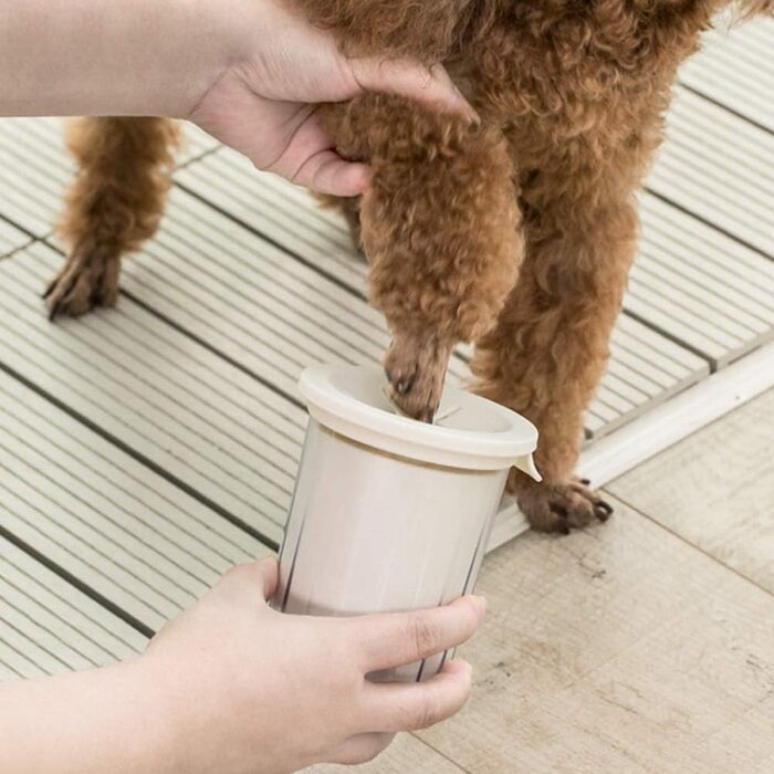 Очисник лап для собак: портативна чаша для миття лап з м'якою силіконовою щіткою, білий