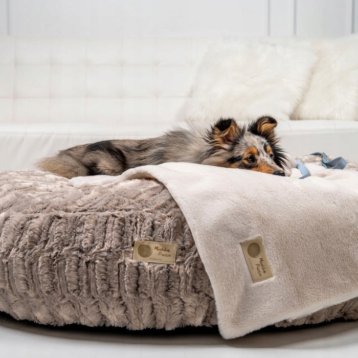 Пуф-лежак для собак, м'яке хутряне ліжечко бежевого кольору (капучино)