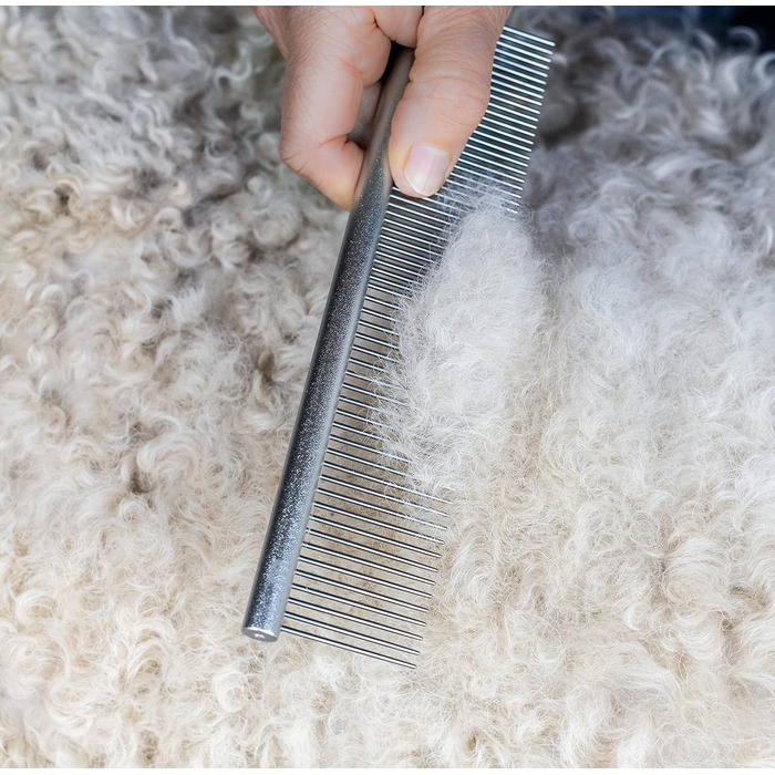 Набір для догляду за шерстю собак та цуценят Mikki: гребінець зі сталі та щітка Slicker з жорстким ворсом. Підходить для порід: пуделів, кокапу, лабрадуділів, кавапу, мальтипу та голден дуділів.