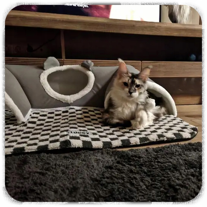 Плюшеве ліжко-шахівниця для котів з тунелем 2в1, сіре, розмір XL 86x70x26 см