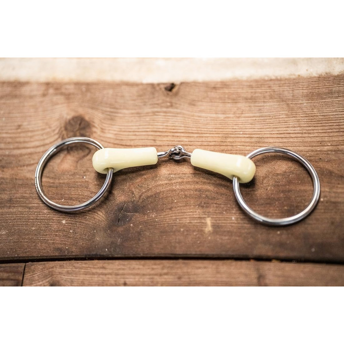 Equinate Wassertrense з яблучним смаком 18 мм, анатомічна, для коней | Матеріали преміум-якості, сприяє слиновиділенню та стимулює жування | 11,5 см