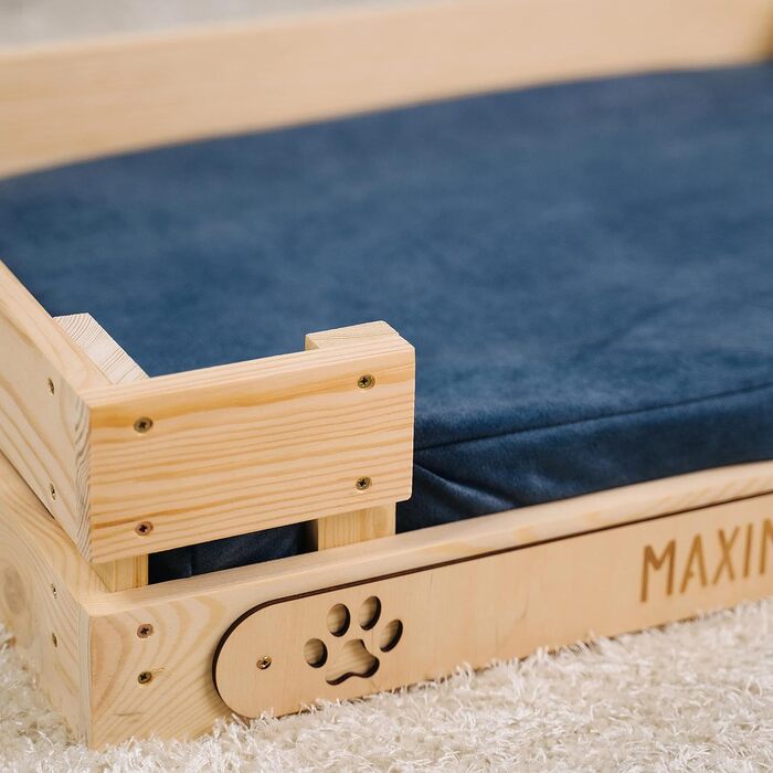 Персоналізоване ліжко для котів LAUBLUST з іменем - гравіювання лапок та імені - диван-ліжко для великих та маленьких котів | Диван-софа для кота - лежанка-платформа з дерева з подушкою | приблизно 60x40x15 см, коричневий (з блакитною подушкою)