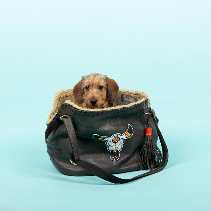 Сумка-переноска для собак Dog with a Mission Bandit чорного кольору, 45 x 30 x 27 см