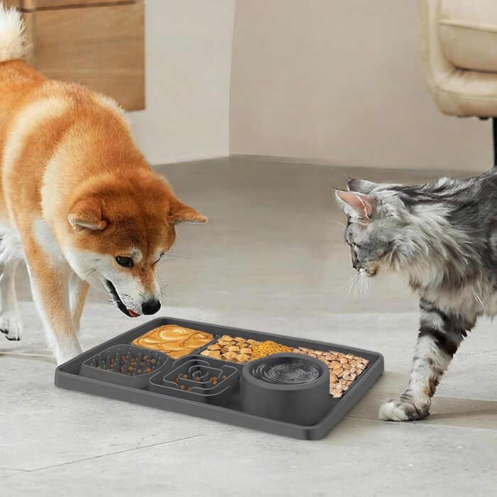 Матиця для собак 2 шт. з шпателем, лижуча килимок для собак та котів з присосками для купання, догляду за шерстю, тренувань, годівлі, повільне годування, зменшення тривоги, іграшка для собак (чорний+фіолетовий)