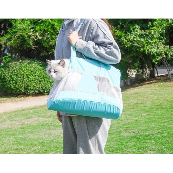 Сумка-переноска для собак та котів на літо, дихаюча, з регульованим плечовим ременем (Світло-блакитна)