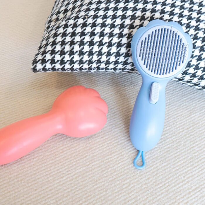 Щітка для собак для видалення шерсті, масажна щітка для котів, видаляє випадаючу шерсть та сплутаності, м'які щетинки, самоочисна, для собак з масажем, блакитна